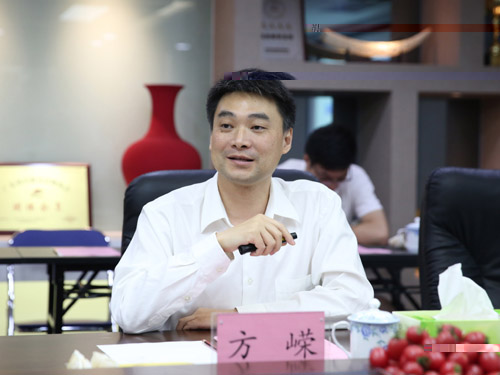 方嵘介紹正中珠江黨建工作