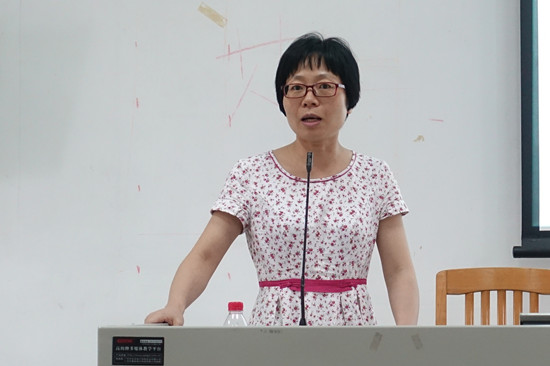 沈長霞講授求職技巧